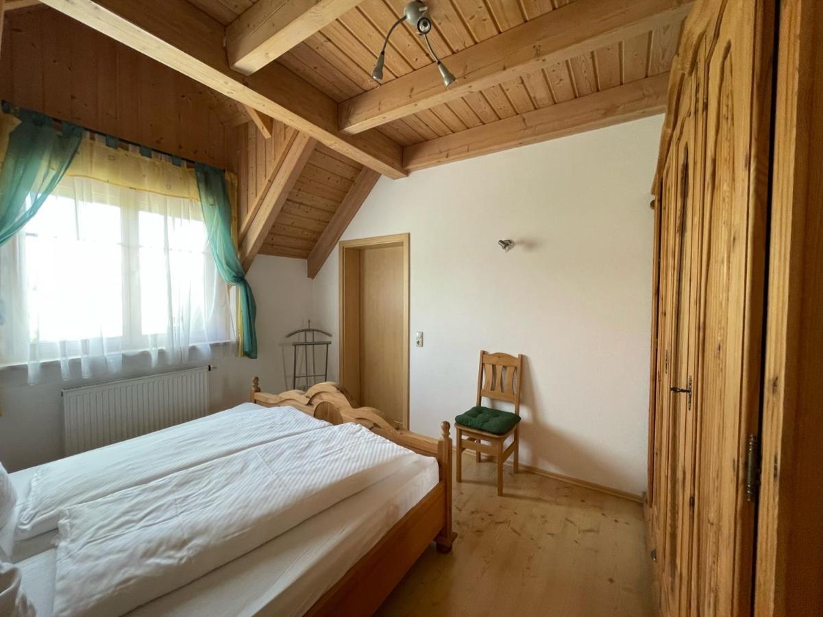 Ferienwohnungen Am Kirchberg Kapplblick 뉴알벤르스 외부 사진